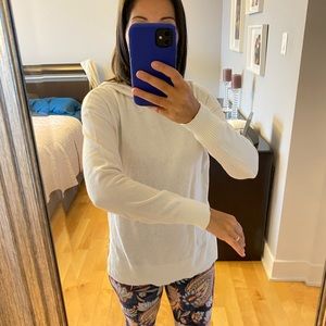 Gorgeous Banana Republic off white sweater with hood.